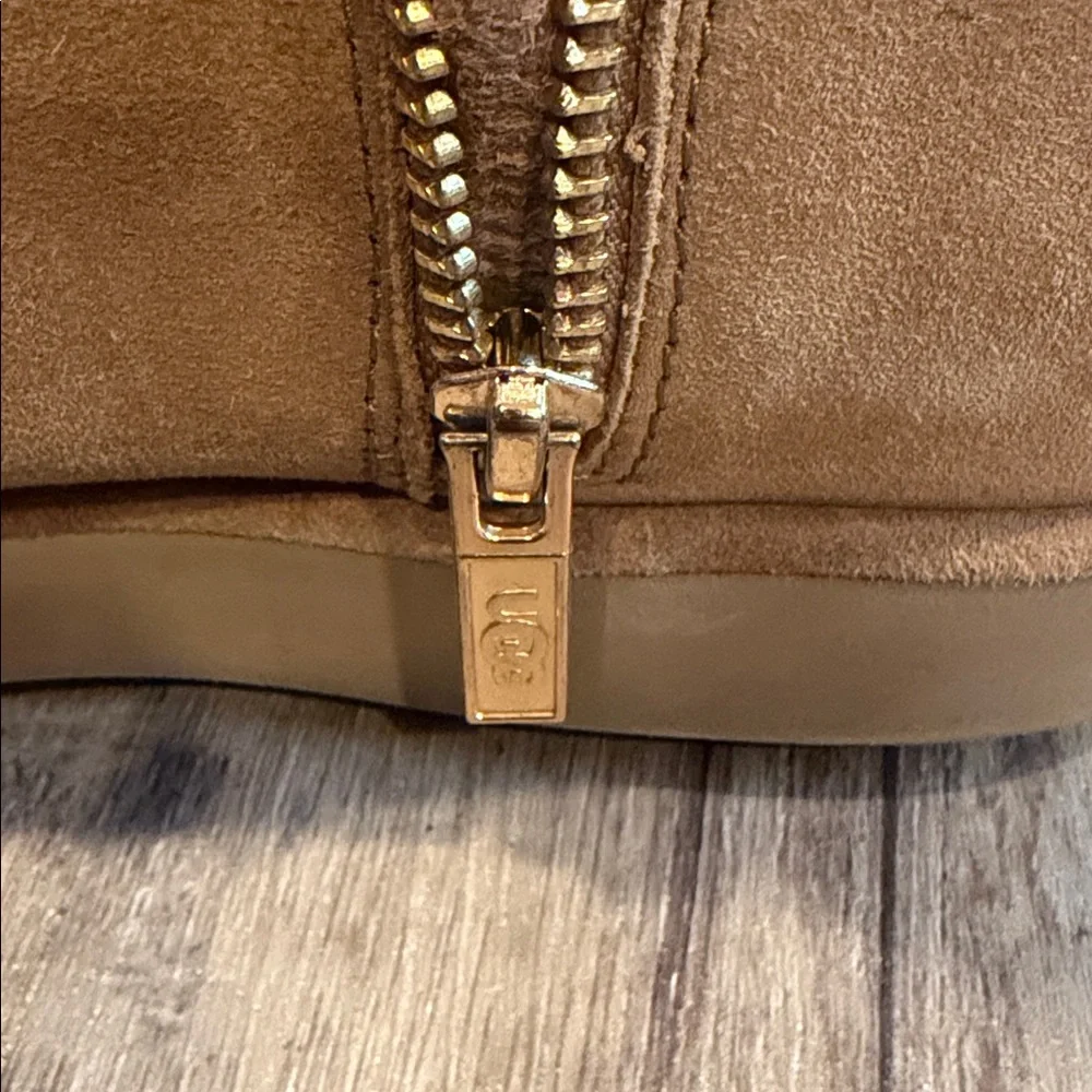 UGG Bruno Boulevard Classic Short Sheepskin Boots Size 8